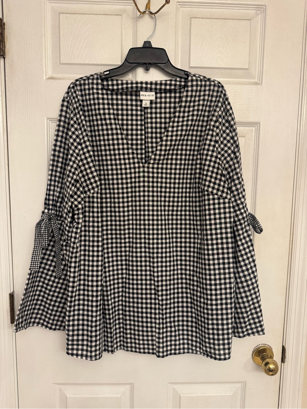 Ava & Viv Black and White Gingham V-Neck Tie-Sleeve Tunic